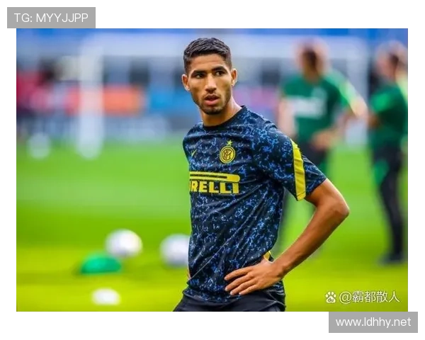 阿什拉夫与沃克:速度型边卫的差异化发展路径分析 阿什拉夫与沃克:速度型边卫的差异化发展路径分析