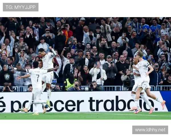 巴尔韦德右翼卫角色解析：为何更多出现在中场边路？