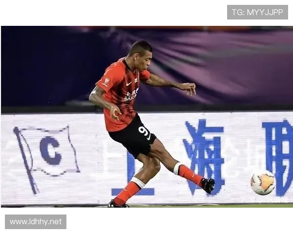 杜埃身体对抗偏弱 该短板对其赛场表现的影响分析