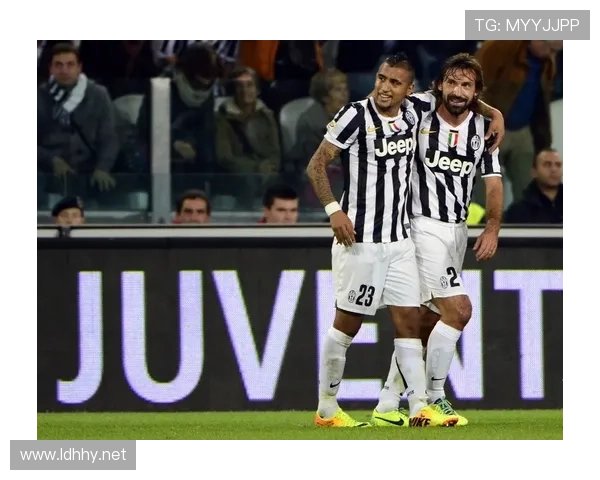 皮尔洛与哈维：组织核心由纵深调度转向短传渗透