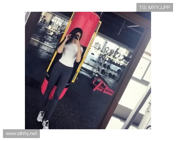 埃琳·安德森健身房秒变时尚秀场，谁说运动员就不能抢镜？