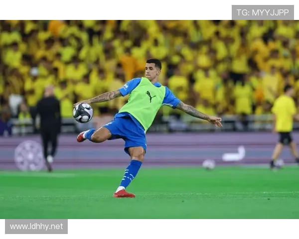 若昂·坎塞洛对比阿诺德：两种组织型边卫路径