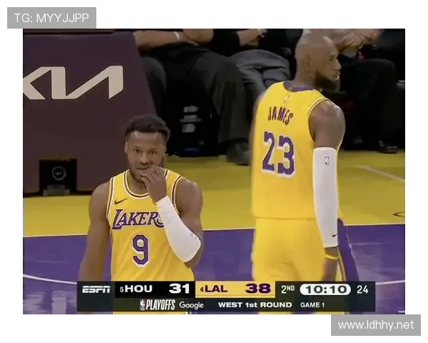 詹姆斯挡拆拉开空间提升效率，季后赛关键时刻主导得分结构