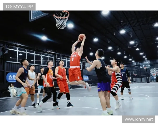详细解析篮球比赛中抢篮板犯规判定的核心规则与执法标准